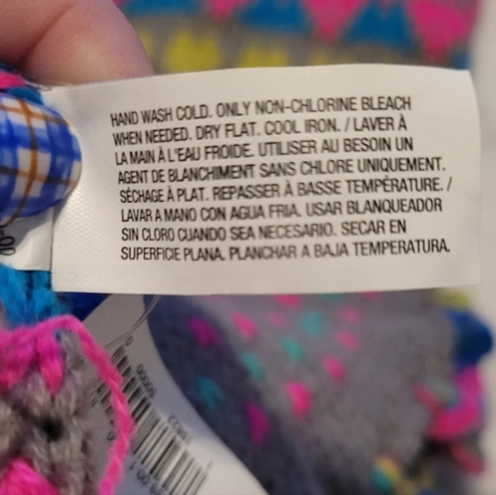 NWT Old Navy Neon Pink Blue Yellow Chevron Multicolor Modern Knit Fringe Scarf